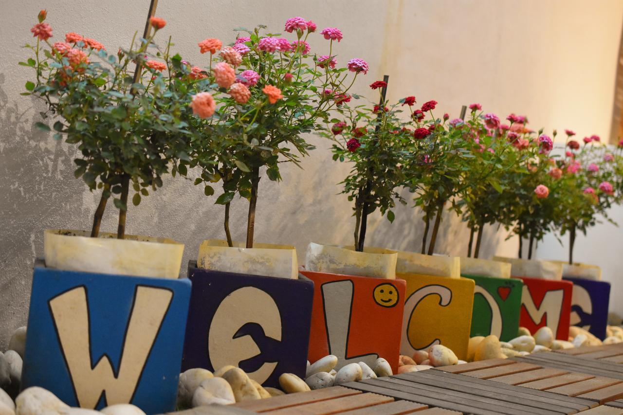 Jn-Boxtel Hostel เชียงใหม่ ภายนอก รูปภาพ